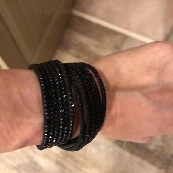 Another all black 6 strand 15’ leather wrap bracelet , new - Picture 5 of 8